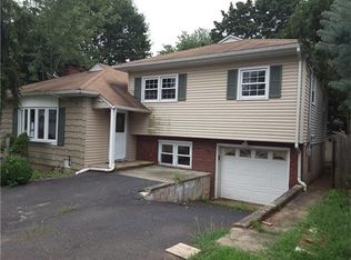 48 Melbourne St, Edison, NJ 08817