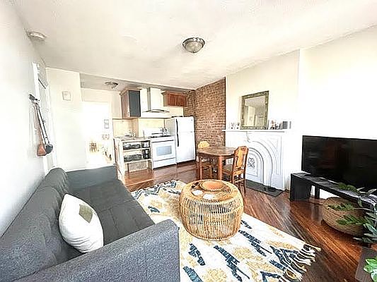 1st image of 143 Madison St APT 4