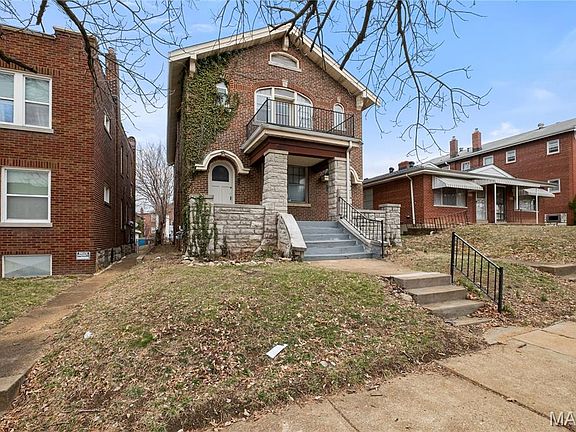 2nd image of 3919-3921 Dunnica Ave