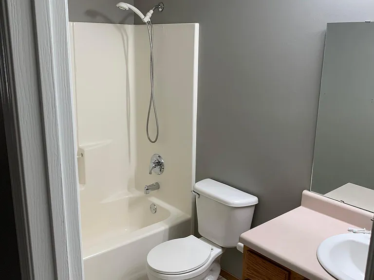 3039 W Walnut St — Photo 3
