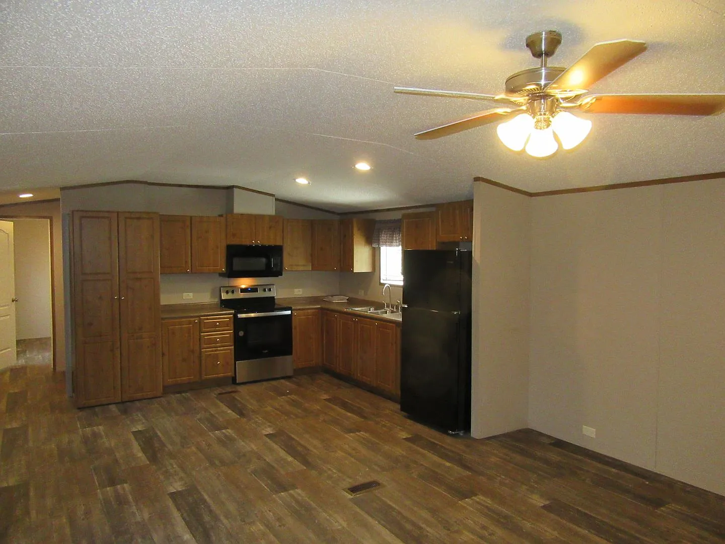 4905 Alameda Street Lot 7 — Photo 4