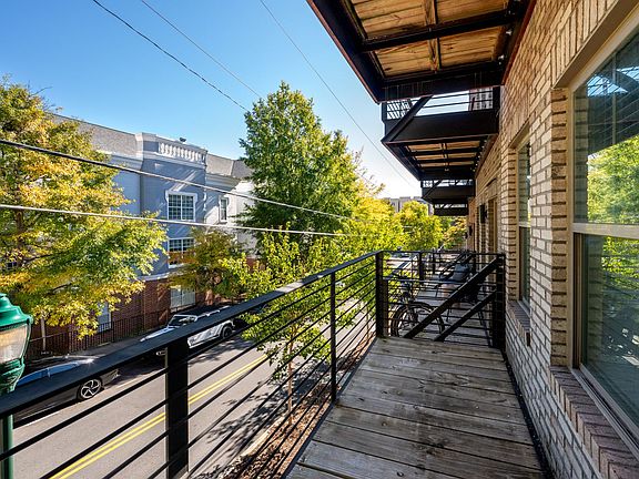 3rd image of 811 Douglas St #207