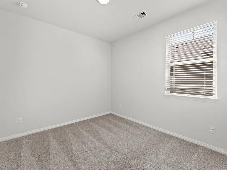 411 Town Lake Bnd — Photo 6