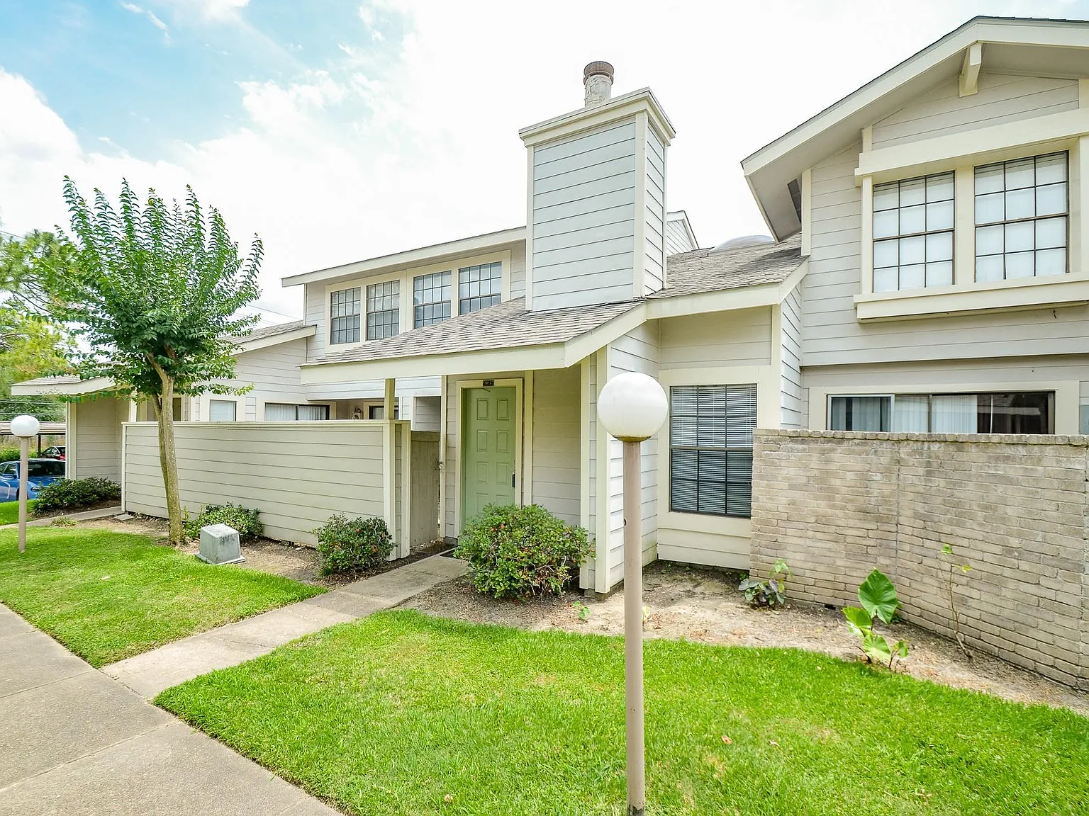 2 bed, 2.0 bath, 1252 sqft, $1,495 — Photo 1