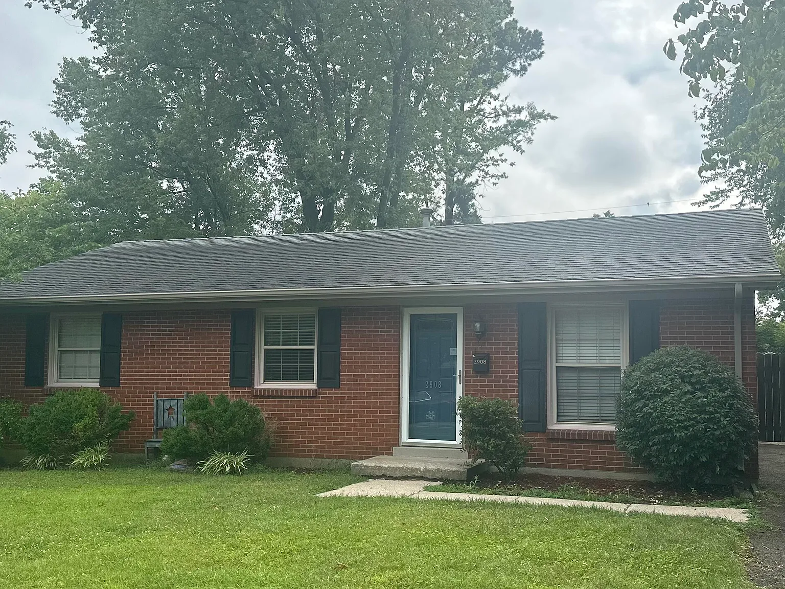3 bed, 2.0 bath, 1110 sqft, $1,600 — Photo 1