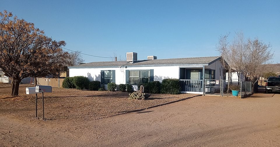Yard has mature landscaping 