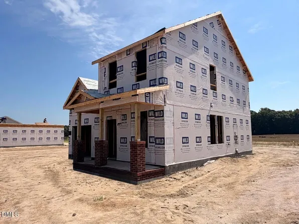 28 W Coulter Ct, Selma, NC 27576