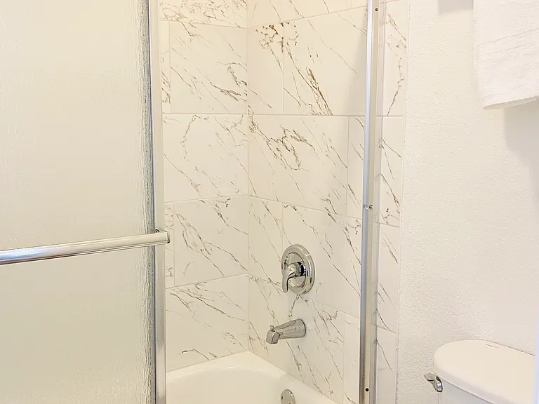 2402 Pearl St #6 — Photo 4