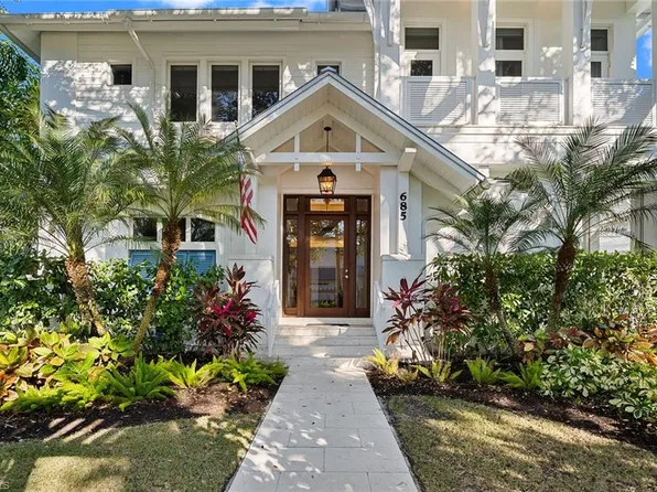 685 2nd ST S, NAPLES, FL 34102