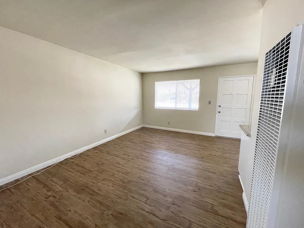 2 bed, $2,095 — Photo 3