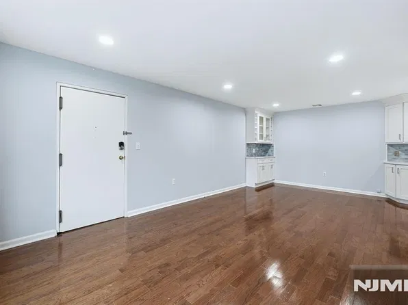 253 Park Avenue #305, Rutherford, NJ 07070