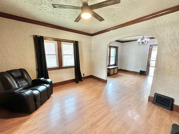 5th image of 2805 Bildahl St
