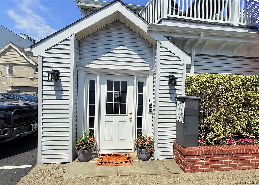 2 bed, 1100 sqft, $3,850 — Photo 2