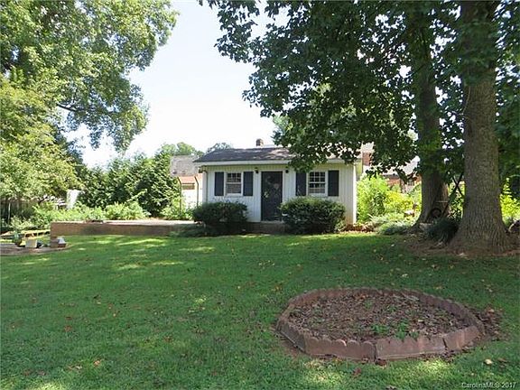 3rd image of 553 Eastwood Dr