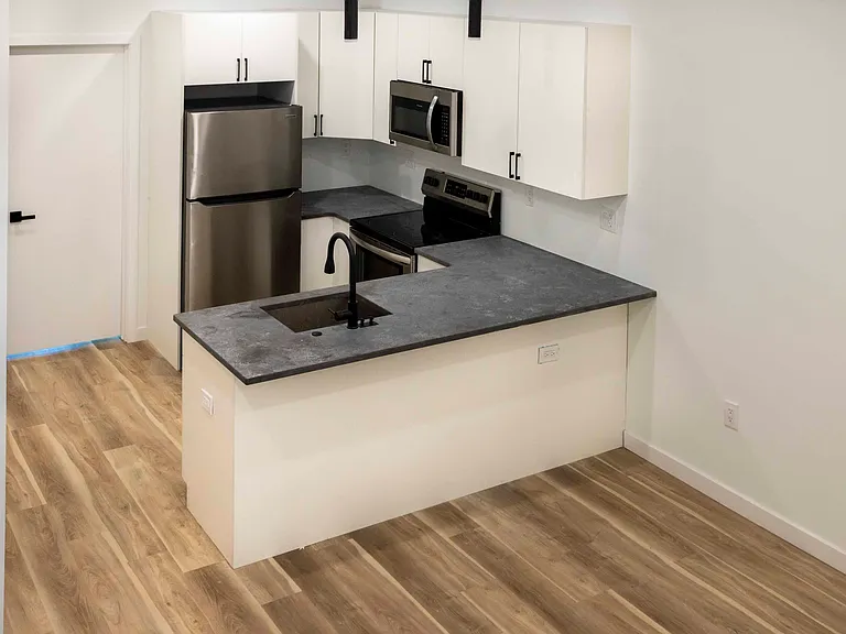 720 Christian St #3 — Photo 8