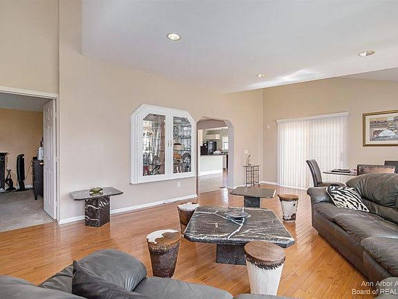 4th image of 8862 Trillium Dr