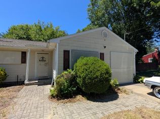 16 Thomas St, Coram, NY 11727