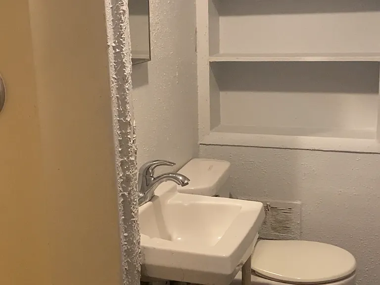 2926 Francis St #7 — Photo 6