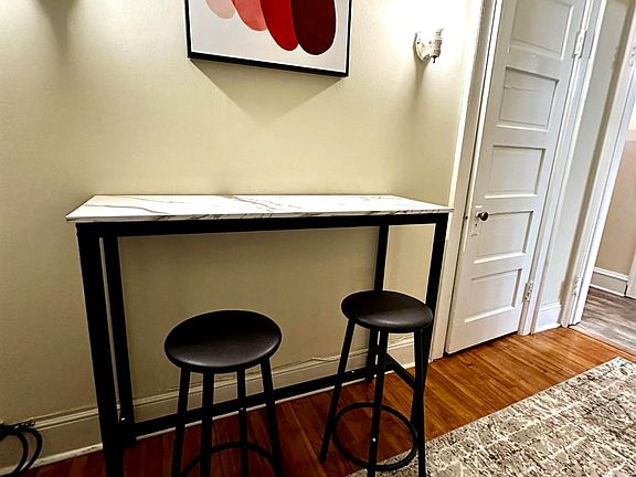 5th image of 2215 James St APT 2