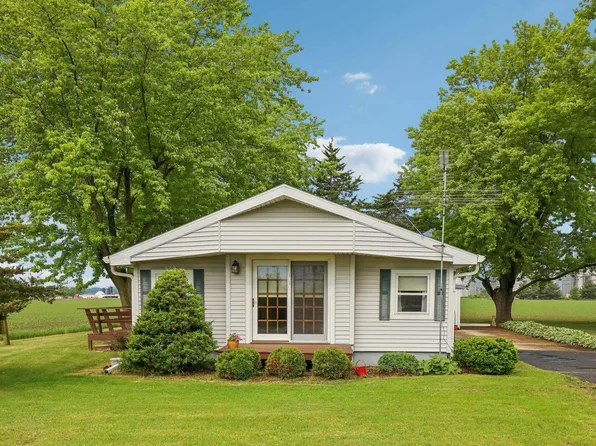 S10407 Roeser Rd, Sauk City, WI 53583