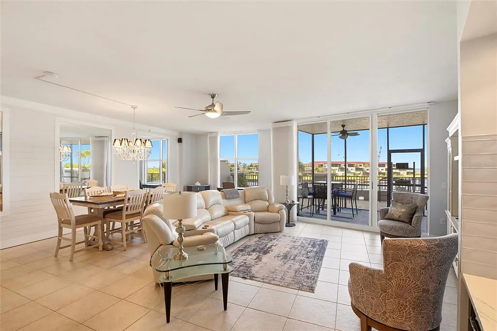 3 bed, 3.0 bath, 2100 sqft, $7,000 — Photo 4