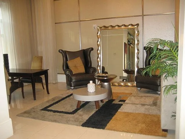309 Holland Ln #325 — Photo 3