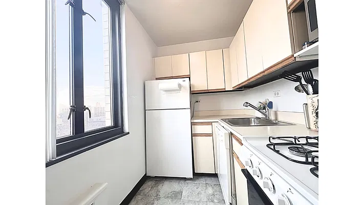 Rented by Douglas Elliman | media 4