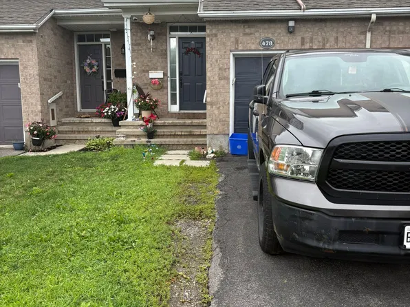 478 Claridge Dr, Ottawa, ON K2J 5H6
