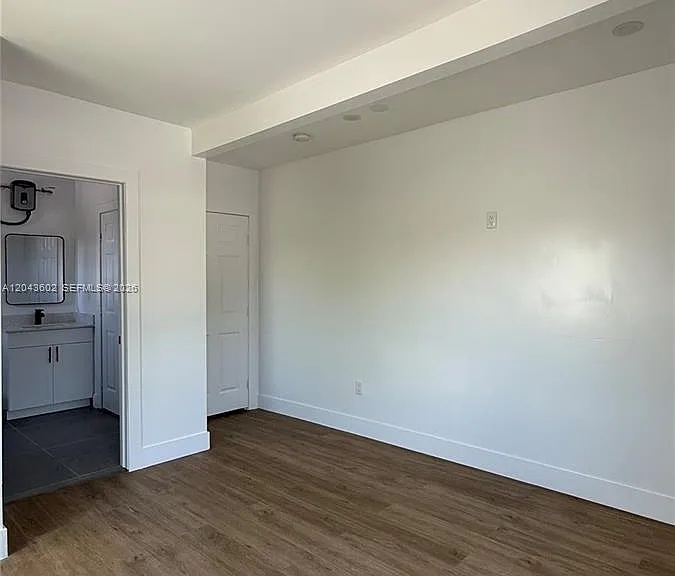 211 SW 10th Ave #4 — Photo 12
