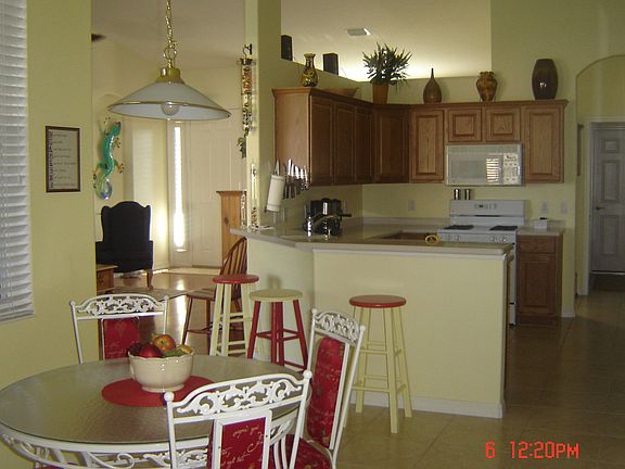 Delightful eat-in kitchen