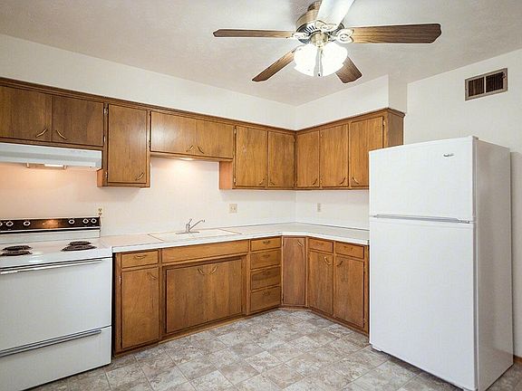3rd image of 4629 Stockwell St APT 5