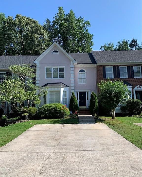 1st image of 539 Salem Woods Dr SE