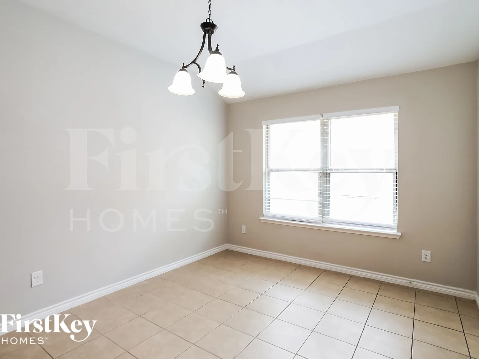 4 bed, 2.0 bath, 2144 sqft, $2,500 — Photo 4