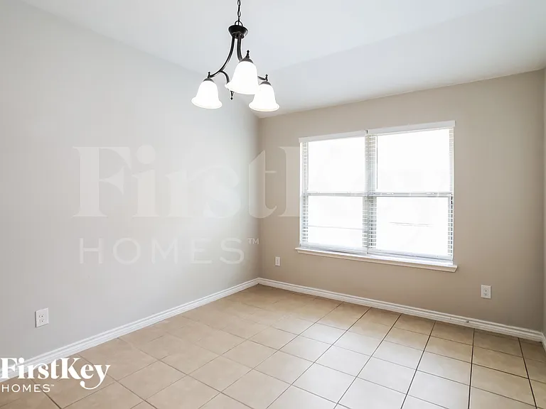 1417 Villa Paloma Blvd — Photo 4