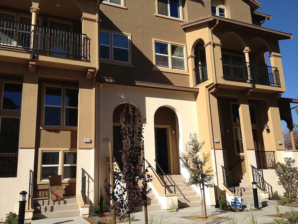 3 bed, 1512 sqft, $4,500 — Photo 1