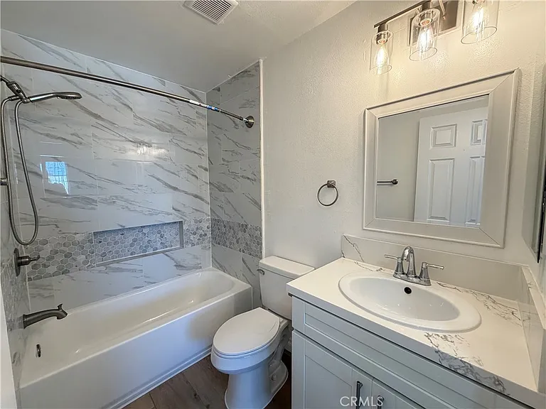 4013 W 145th St #1 — Photo 15