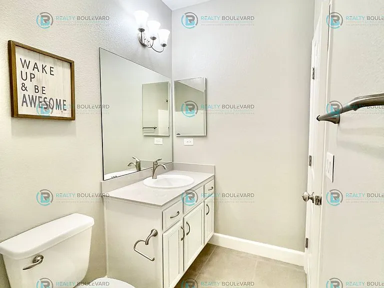 1815 Dark Horse Rd #B — Photo 38