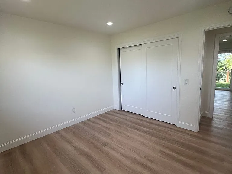 4177 Villa Dr — Photo 32