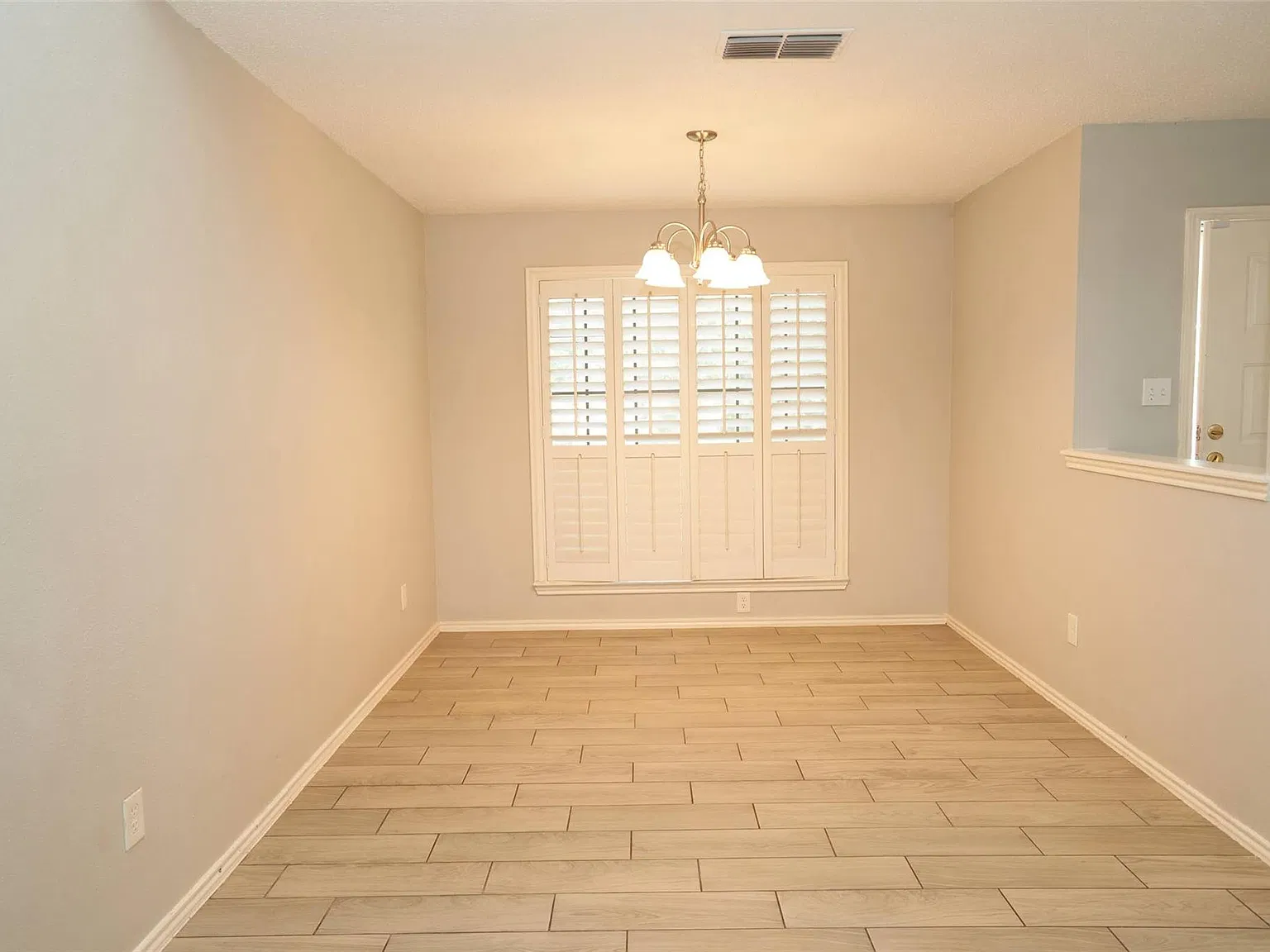 3 bed, 2.0 bath, 1347 sqft, $1,795 — Photo 4