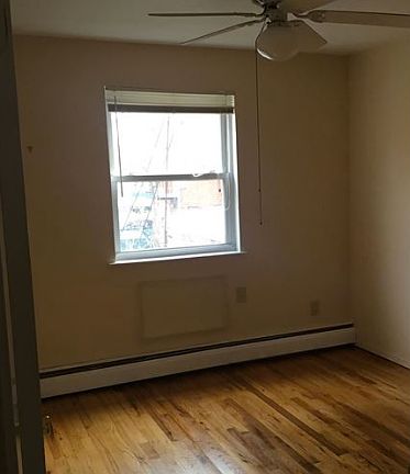 3rd image of 8873 24th Ave #2
