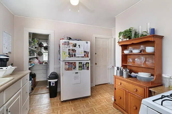 11-13 Holyoke St #1 — Photo 18