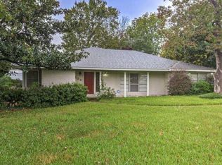 104 N Holly Dr, Baytown, TX 77520
