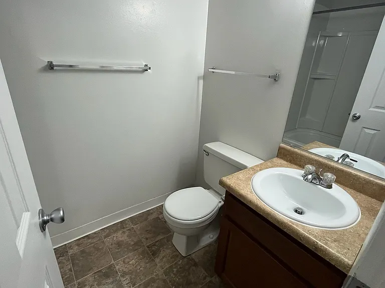 Charter Oaks Apartments — Photo 79