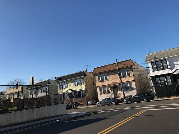5th image of 343-345 Goldsmith Ave