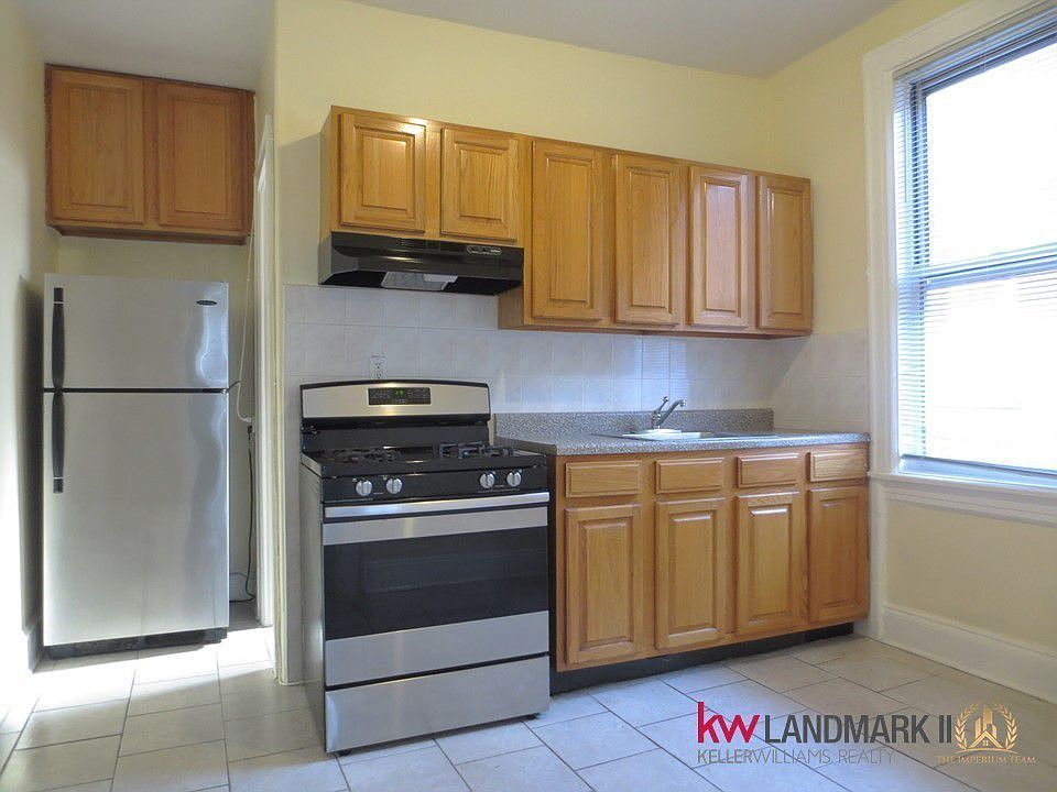 1st image of 2585 41st St APT 2