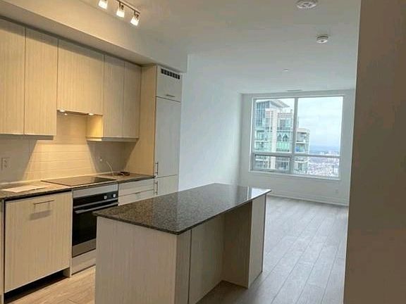 4th image of 36 Elm Dr W #3107