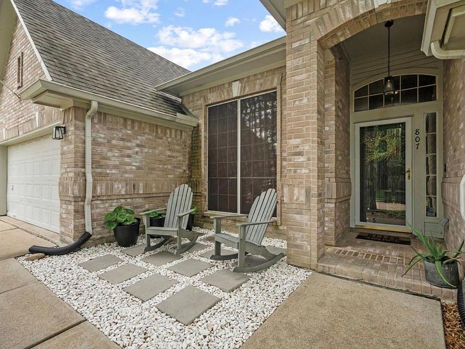 2nd image of 807 Heather Park Ct