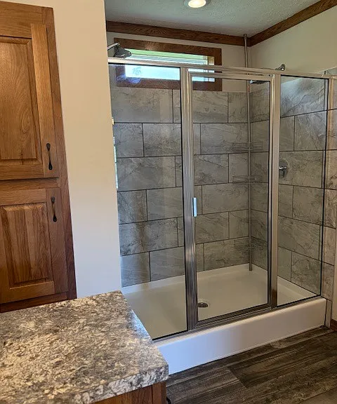 415 Thomas Ln — Photo 10