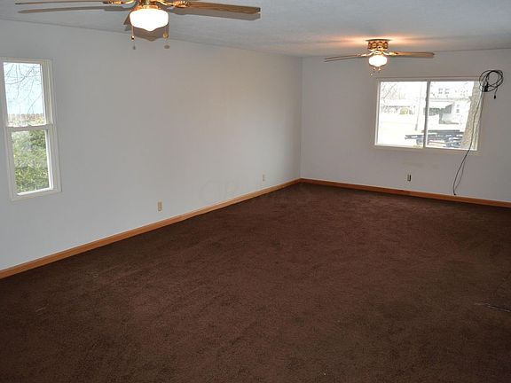 5th image of 12123 8th Ave