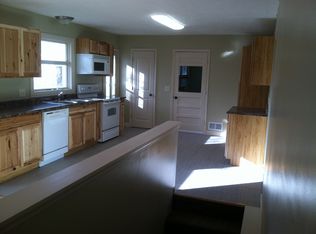 2076 Norton St, Salina, KS 67401